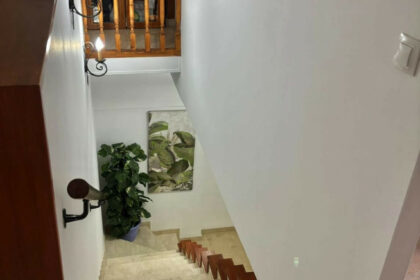 2274a63e48f8a44b7a9cf588461d575a - 20