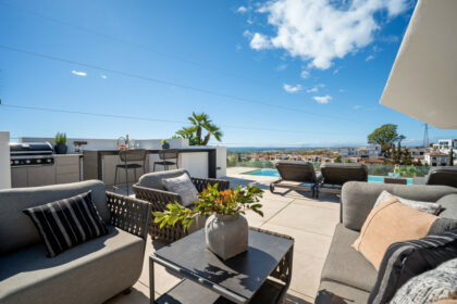 22b1445e4144f868e21b28740463bad2 - 18