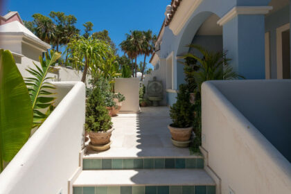 22c5597e15cab74608063ef6a356fa48 - 11