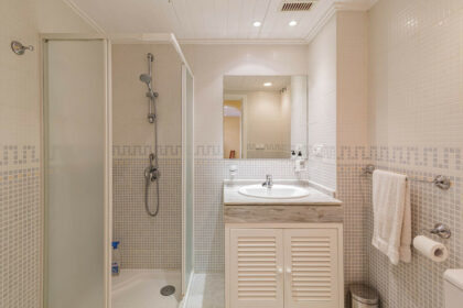 23f599f899a75760e08882d7a1a0b86e - 9