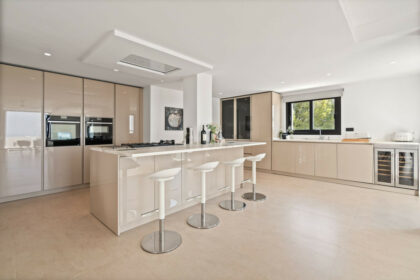 24a32bb69e45030a5401197ac7f49359 - 26