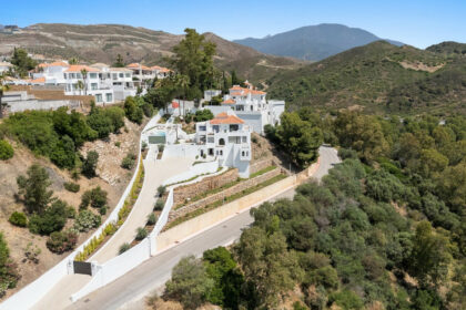 24a32bb69e45030a5401197ac7f49359 - 54