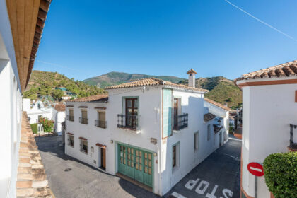 24d16de03fa714a629af02a5cfb4f8da - 17