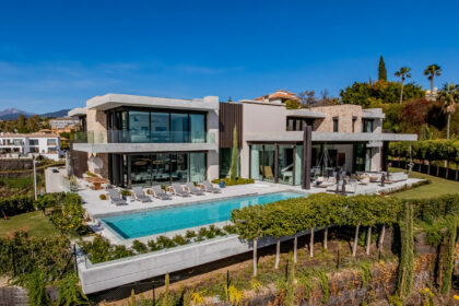 24f8e4a6f41a81d9ddf04e31dbd97bfc - 1