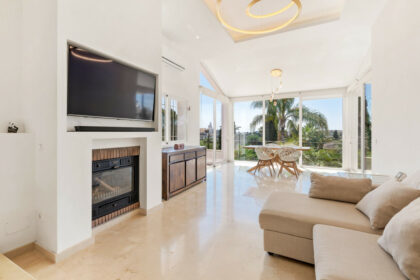 25cfc639ae09bb86fd9ce3018229fb46 - 11