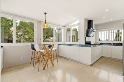 25cfc639ae09bb86fd9ce3018229fb46 - 16