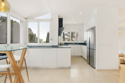 25cfc639ae09bb86fd9ce3018229fb46 - 17