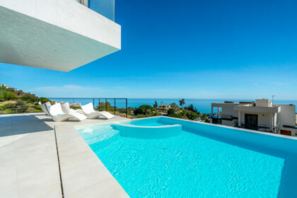 25d20fb93ca76fa527192945a76f7c41 - 1