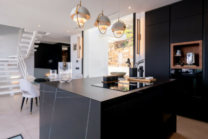 25d20fb93ca76fa527192945a76f7c41 - 11