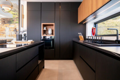 25d20fb93ca76fa527192945a76f7c41 - 12