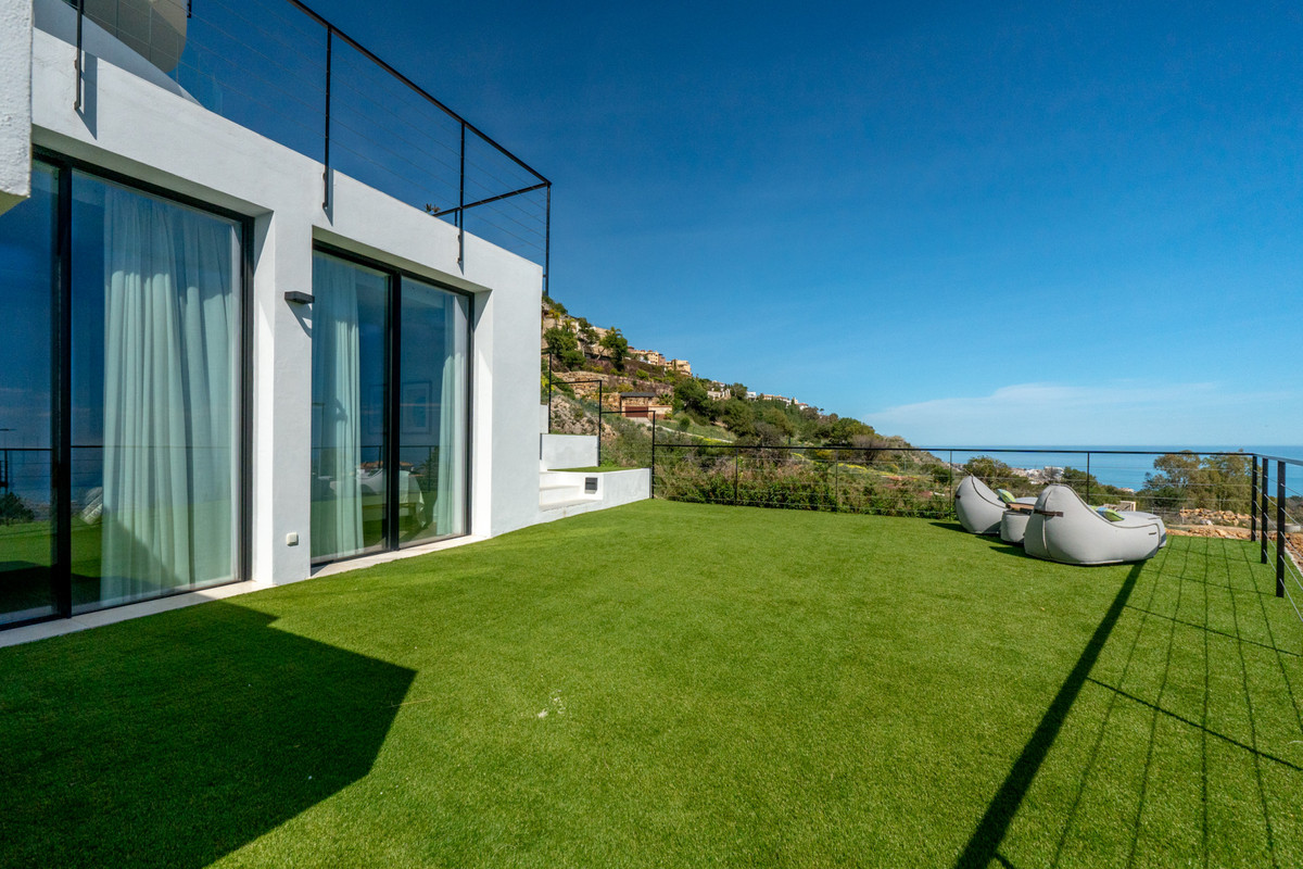 25d20fb93ca76fa527192945a76f7c41 - 17