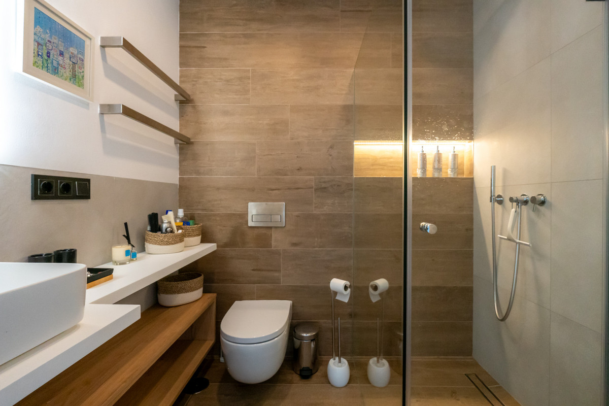 25d20fb93ca76fa527192945a76f7c41 - 21