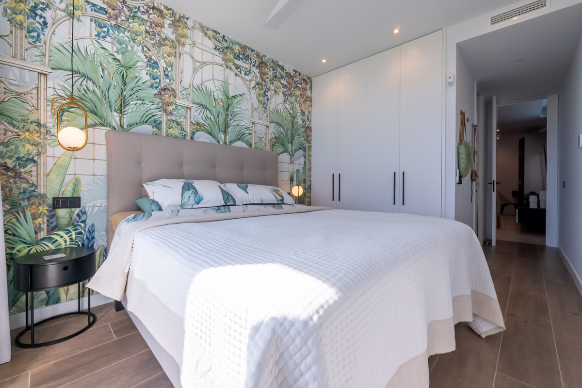 25d20fb93ca76fa527192945a76f7c41 - 24