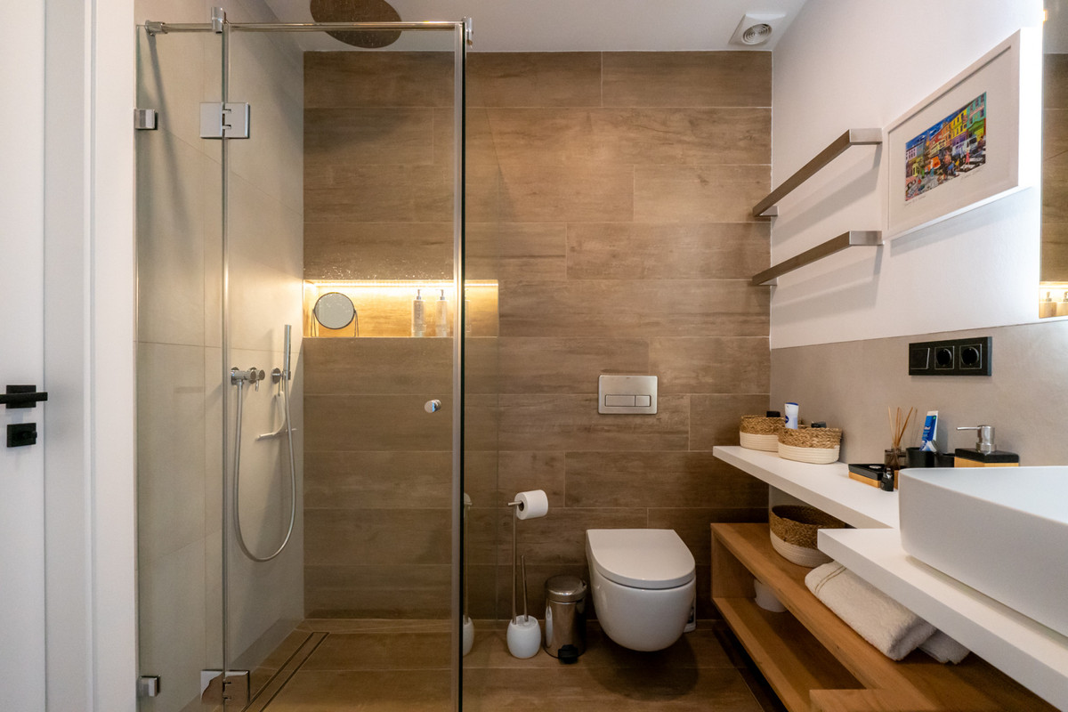 25d20fb93ca76fa527192945a76f7c41 - 26