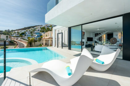 25d20fb93ca76fa527192945a76f7c41 - 4