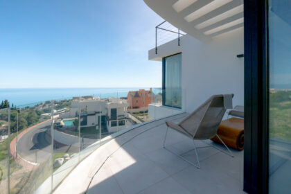 25d20fb93ca76fa527192945a76f7c41 - 40