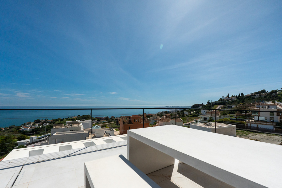 25d20fb93ca76fa527192945a76f7c41 - 44