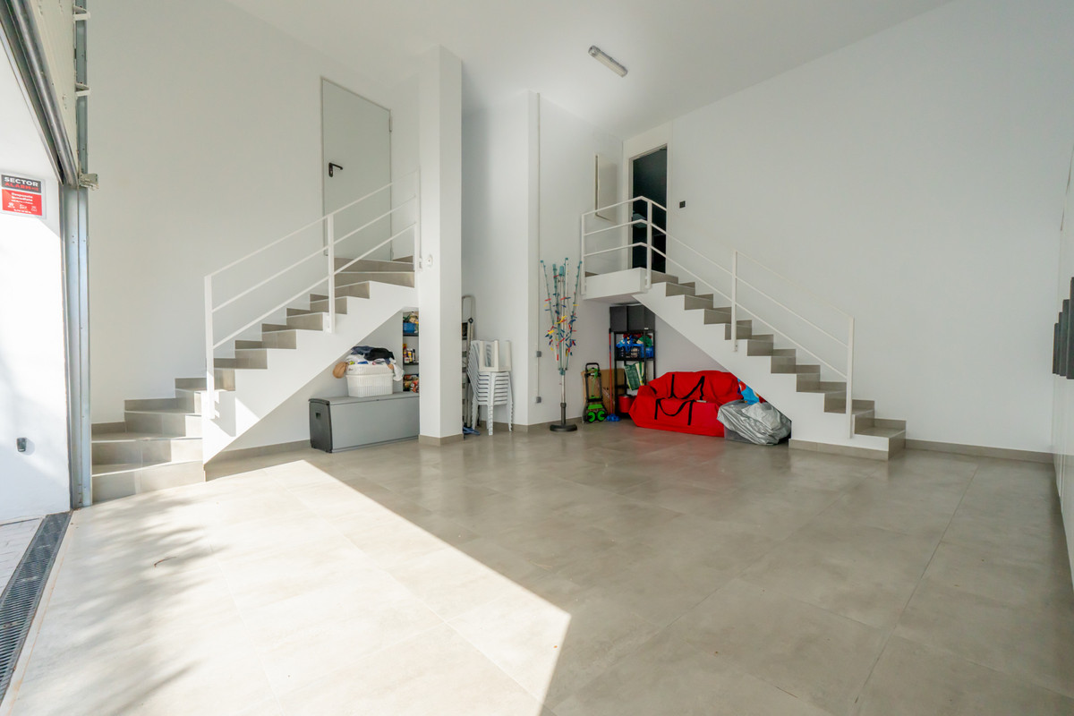 25d20fb93ca76fa527192945a76f7c41 - 48