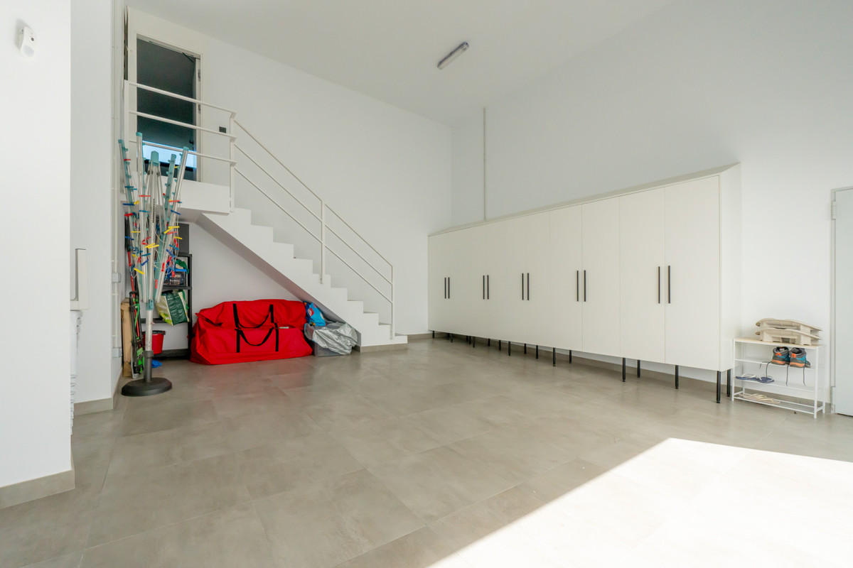 25d20fb93ca76fa527192945a76f7c41 - 49