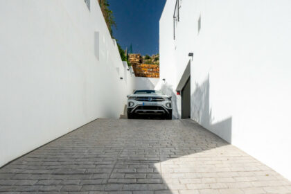 25d20fb93ca76fa527192945a76f7c41 - 50