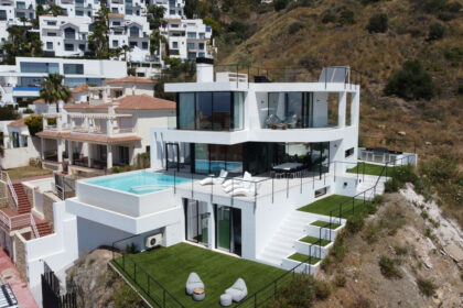 25d20fb93ca76fa527192945a76f7c41 - 52