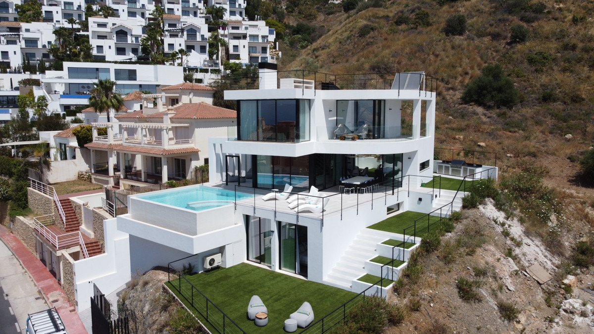 25d20fb93ca76fa527192945a76f7c41 - 52