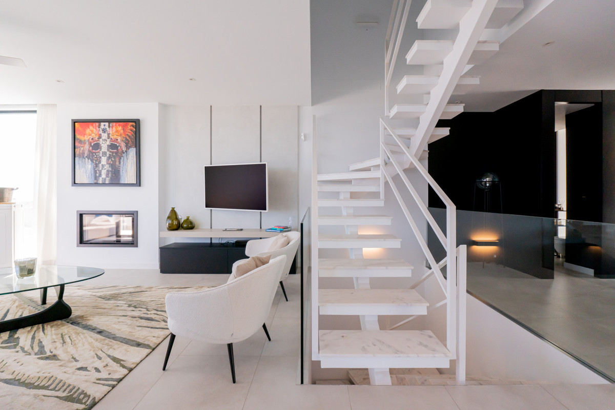 25d20fb93ca76fa527192945a76f7c41 - 8