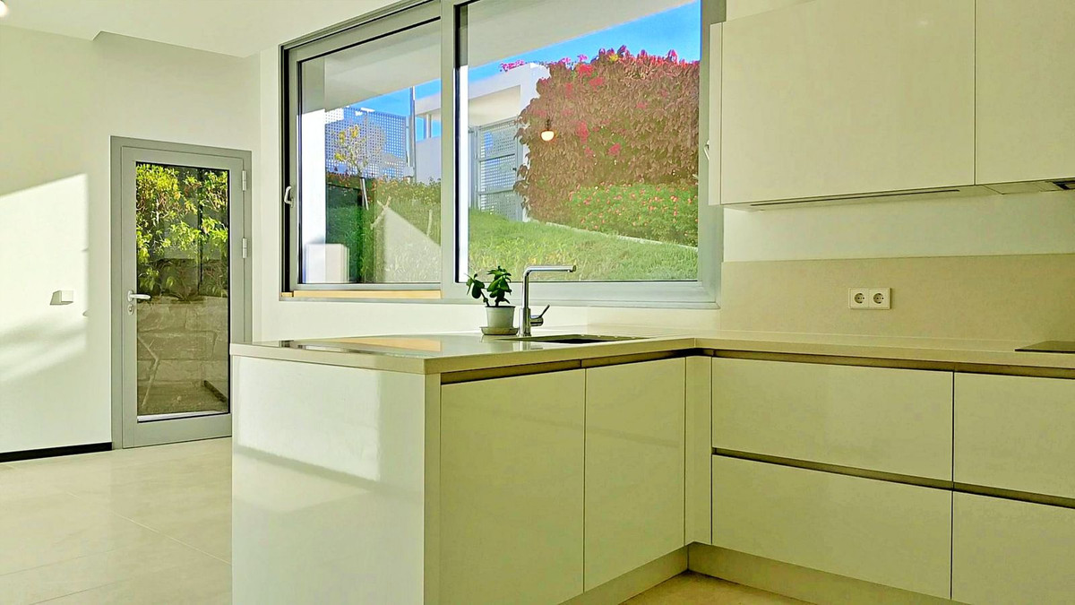 26872e3985fc6f09c3cb18274429f8a2 - 13