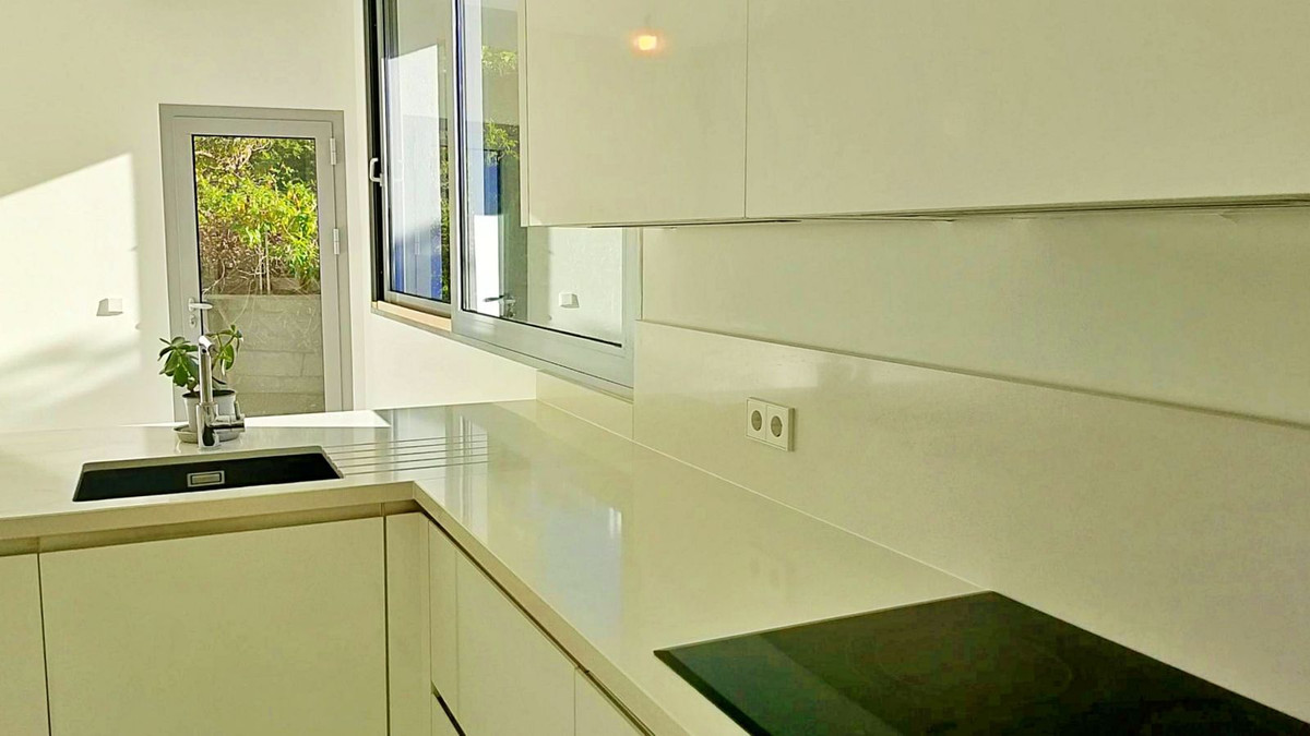 26872e3985fc6f09c3cb18274429f8a2 - 14