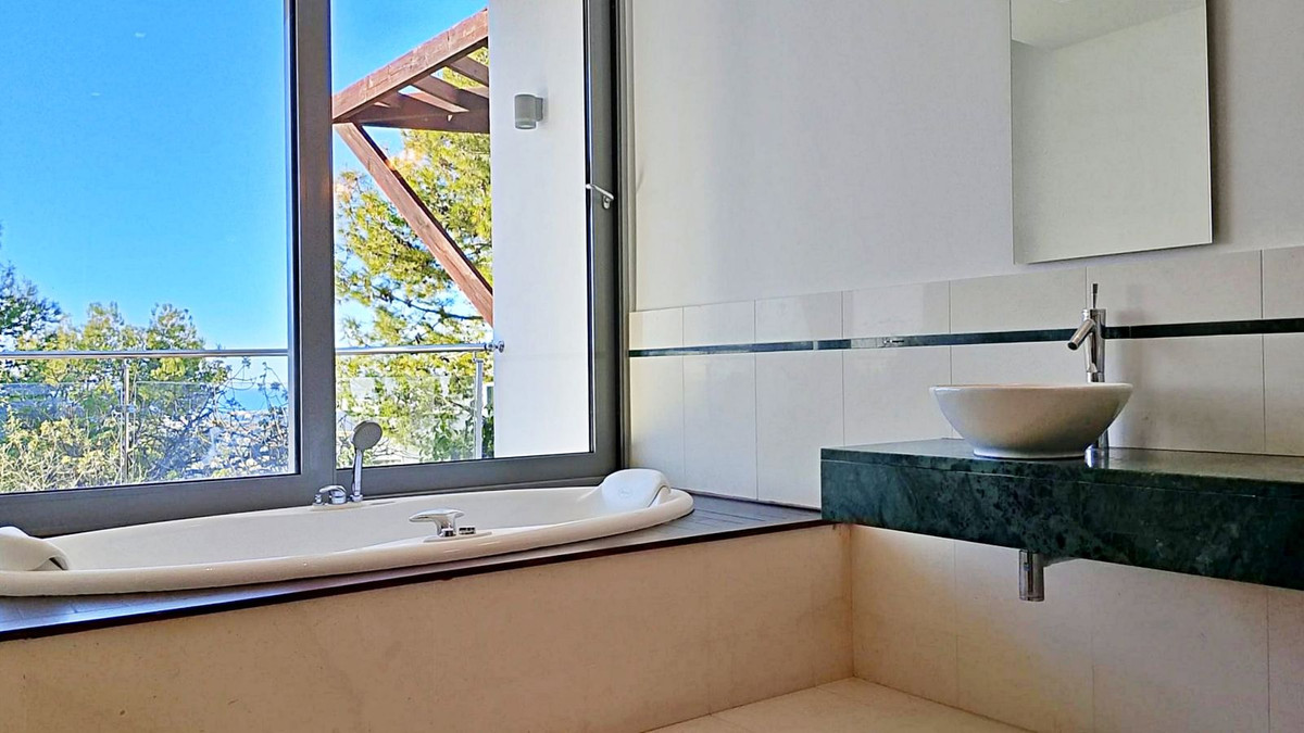 26872e3985fc6f09c3cb18274429f8a2 - 24