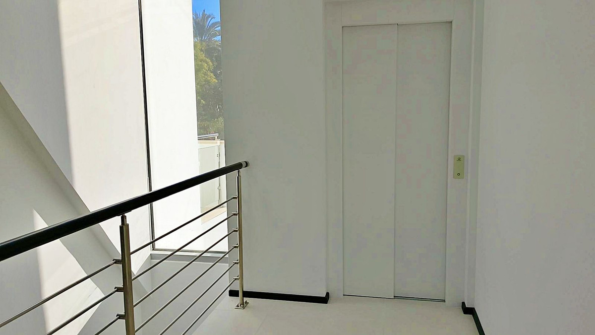 26872e3985fc6f09c3cb18274429f8a2 - 28