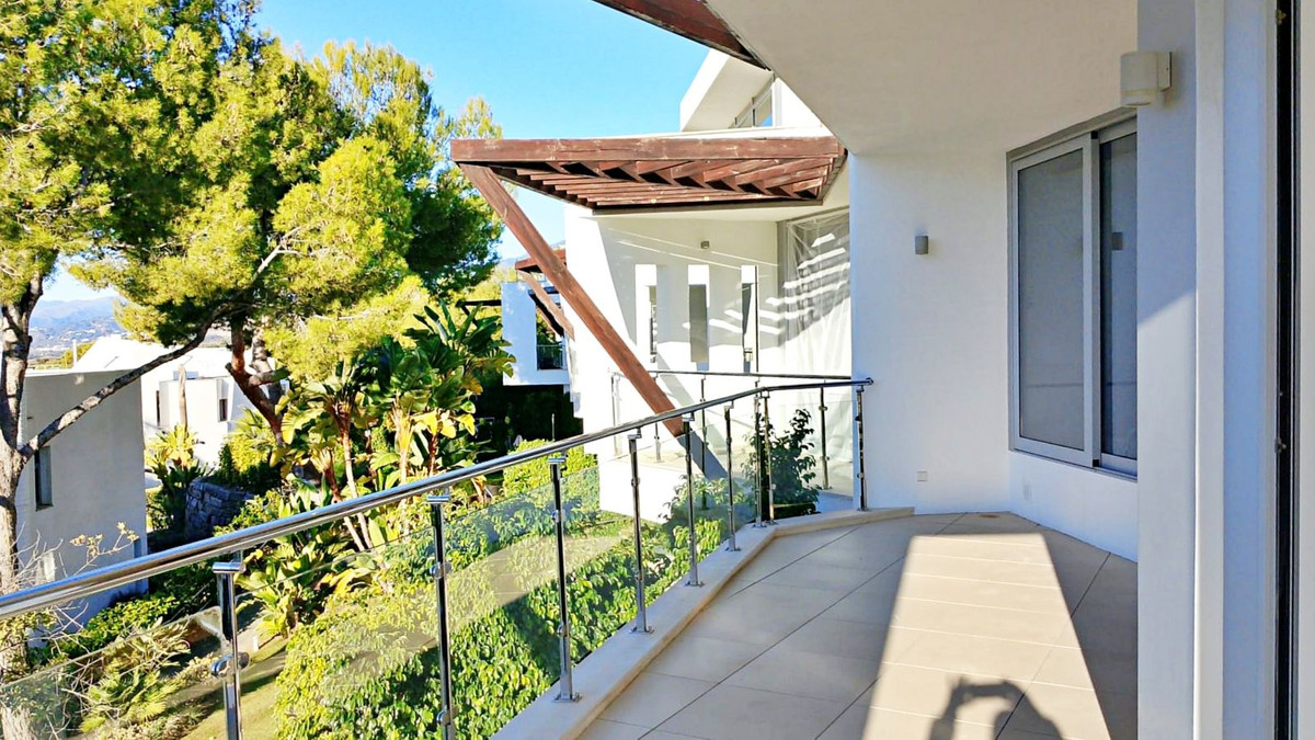 26872e3985fc6f09c3cb18274429f8a2 - 32