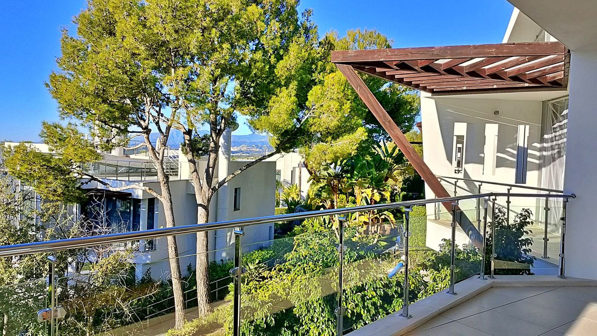 26872e3985fc6f09c3cb18274429f8a2 - 33