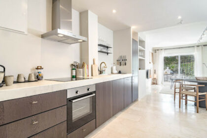 27e3cc0e8677232f0137e4ef464259dc - 10