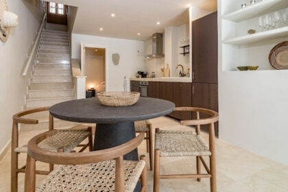 27e3cc0e8677232f0137e4ef464259dc - 18