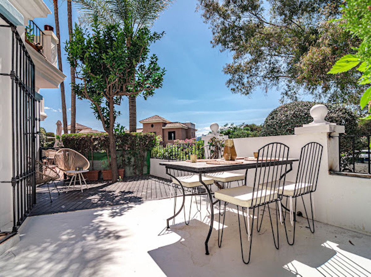 27e3cc0e8677232f0137e4ef464259dc - 21