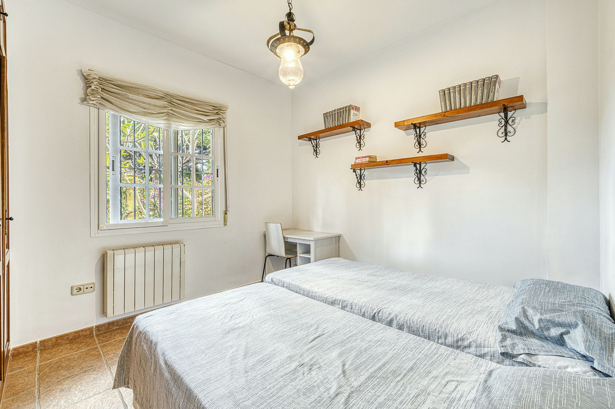 2879f8f599d099a0dabc51fc09266061 - 26