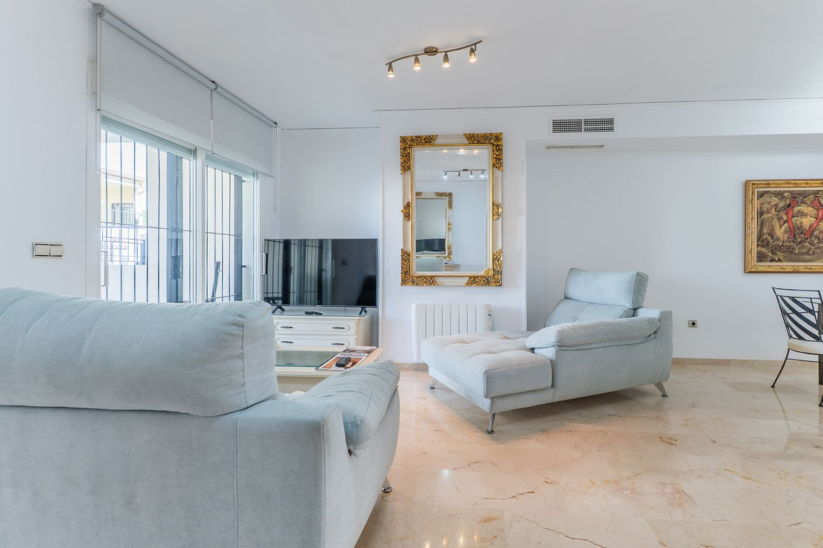 288663fa9c43241494c0bdb9ffe95e3a - 10