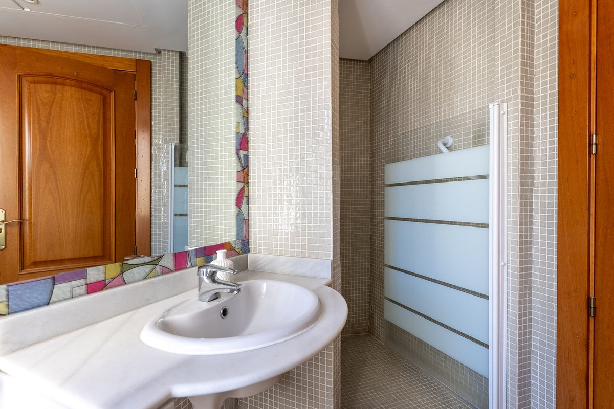 288663fa9c43241494c0bdb9ffe95e3a - 17