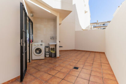 288663fa9c43241494c0bdb9ffe95e3a - 29