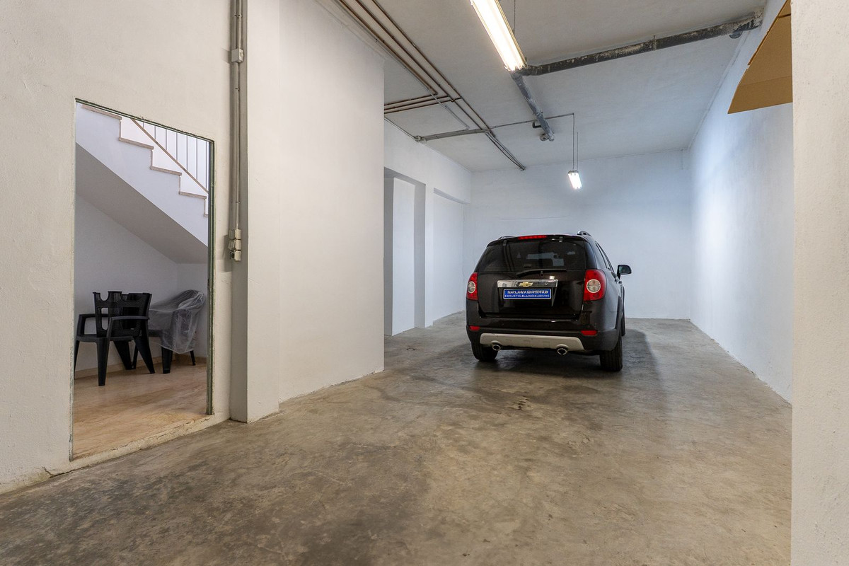 288663fa9c43241494c0bdb9ffe95e3a - 32