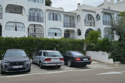 28a56ddd741049fae65544d8b7c68435 - 21