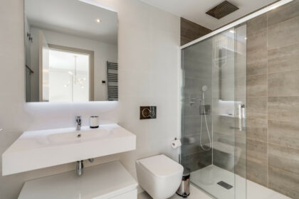 2a7795da32859c3874cd8eda0708482d - 18