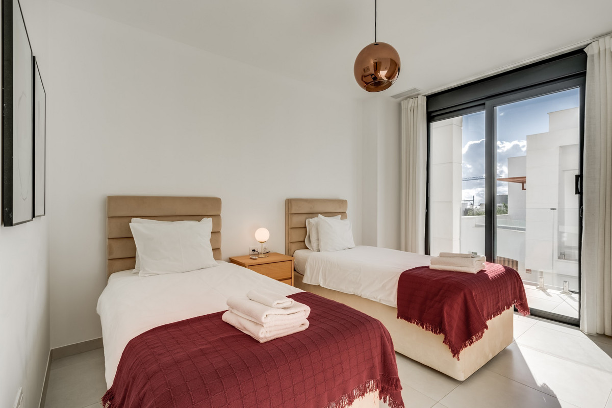 2a7795da32859c3874cd8eda0708482d - 21