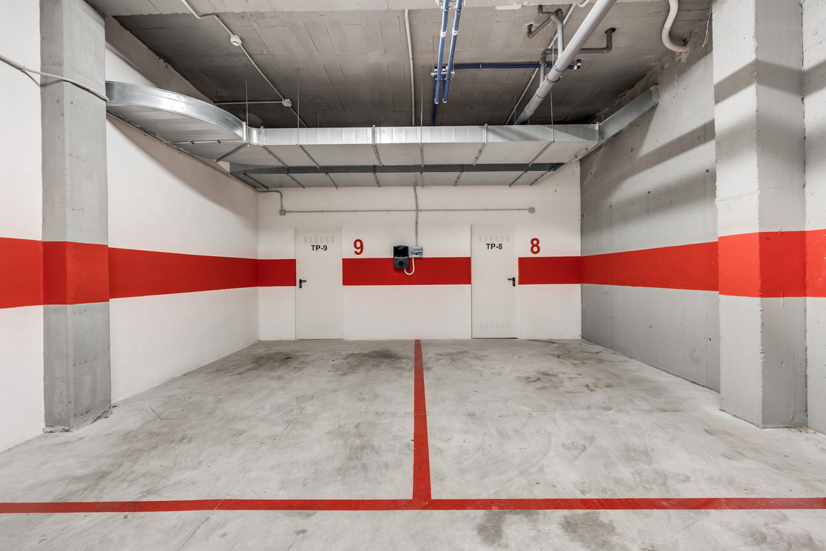 2a7795da32859c3874cd8eda0708482d - 24