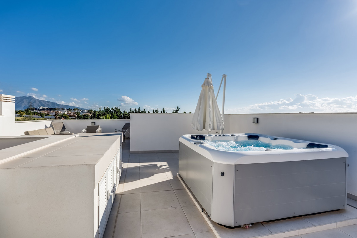 2a7795da32859c3874cd8eda0708482d - 3