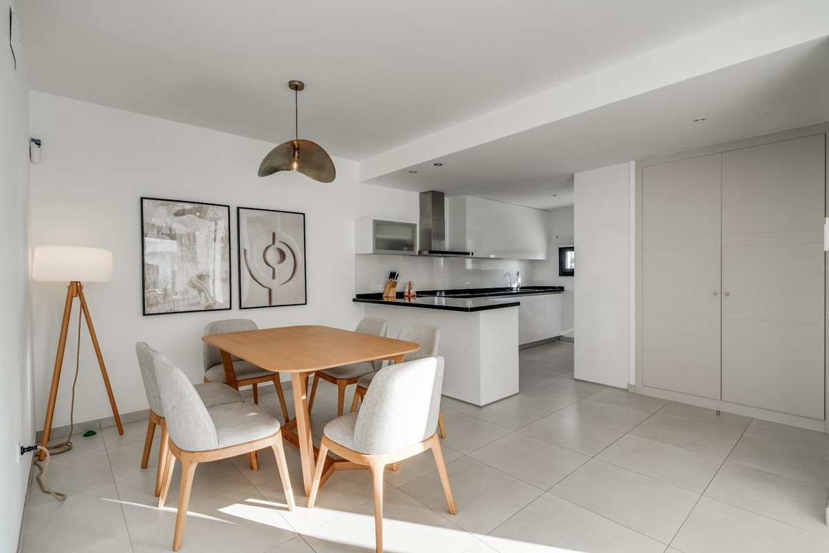 2a7795da32859c3874cd8eda0708482d - 8