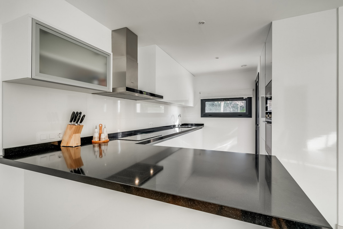 2a7795da32859c3874cd8eda0708482d - 9