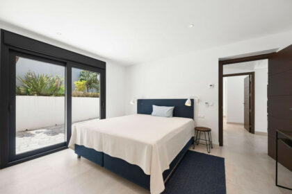 2c0ba4bdf80e970a2778dfc7e057542e - 24