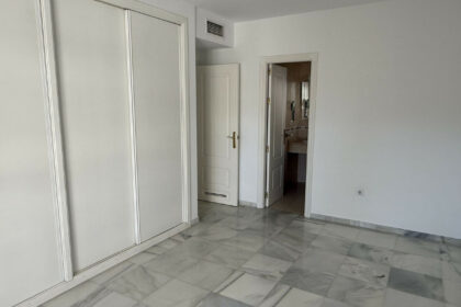 2c4f51593cbd86610327c381cf0c9069 - 14